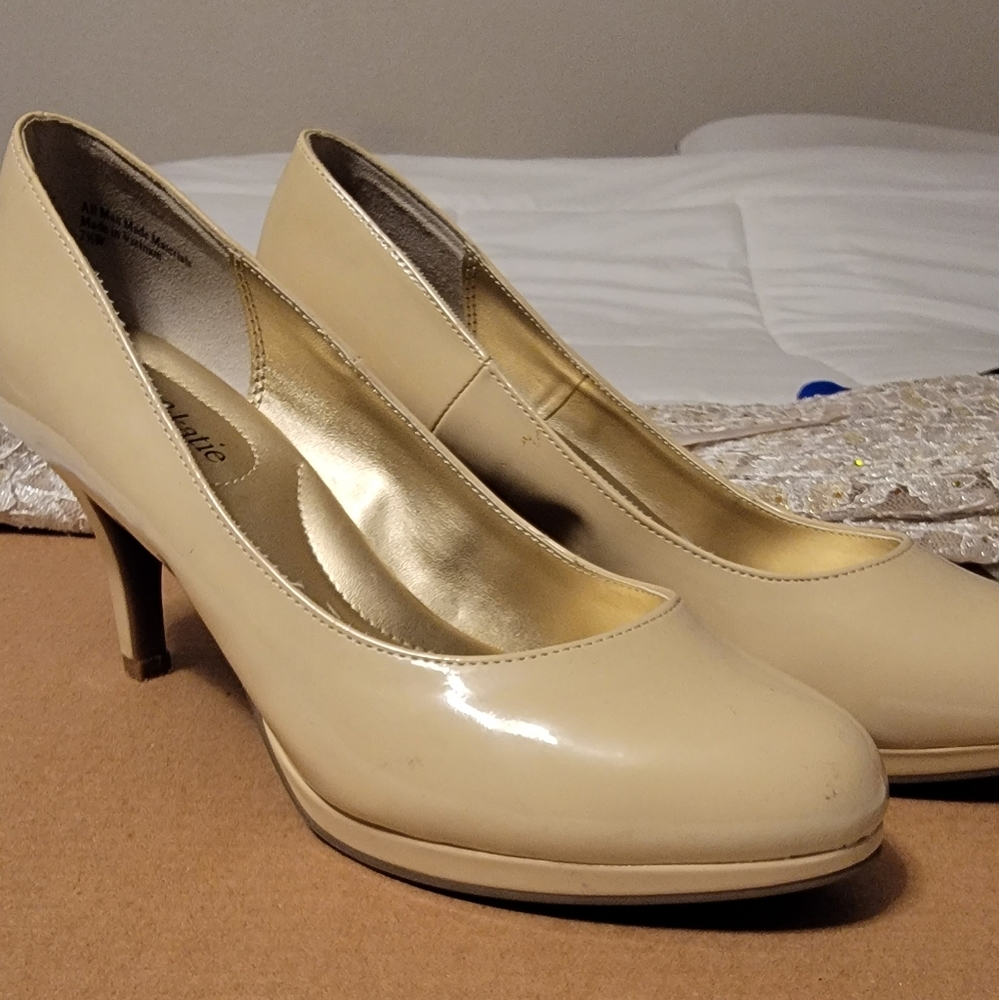 Heels - Kelly & Katie Tan Size 7 1/2